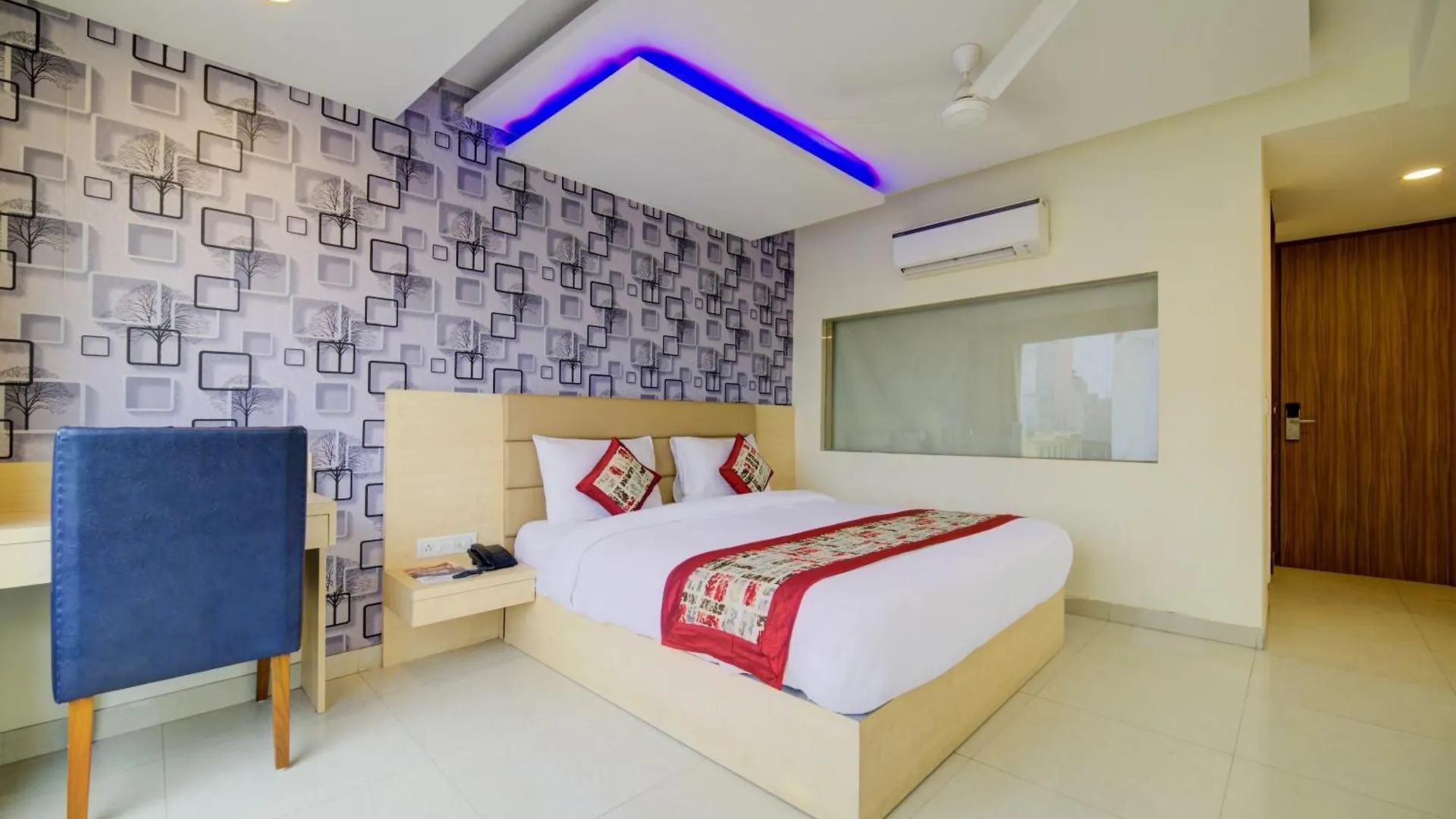 Hotel Grand Suites By D'Capitol Near Delhi Airport Нью-Дели