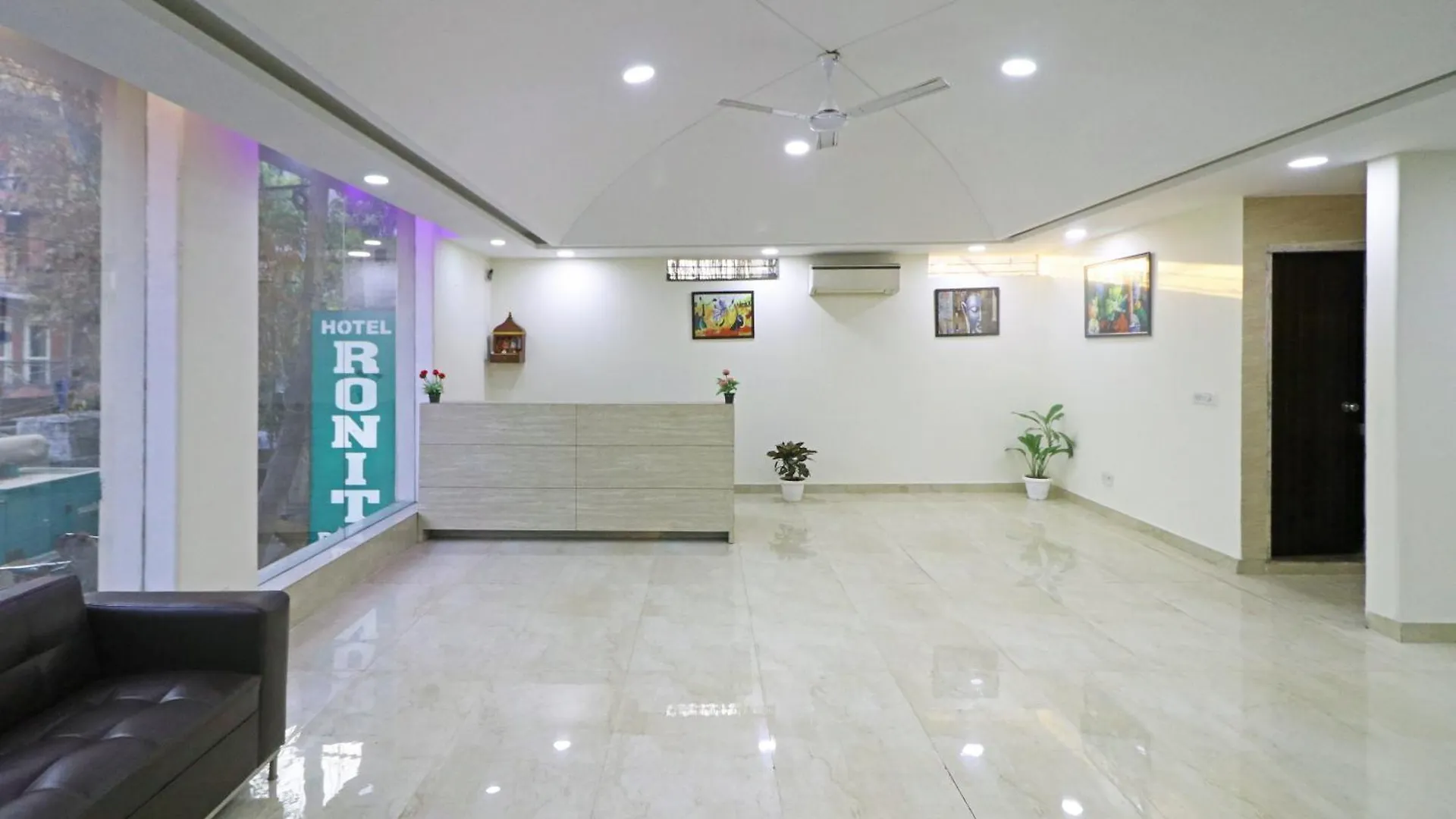 Hotel Grand Suites By D'Capitol Near Delhi Airport Нью-Дели